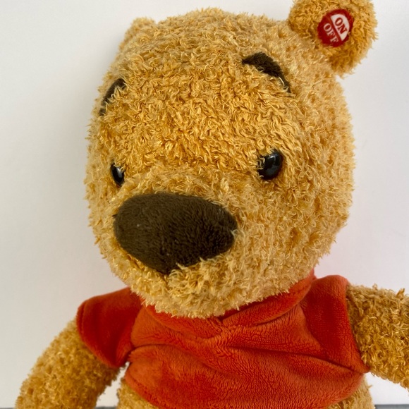 Hallmark Winnie the Pooh plush Story Buddy, Pooh Bear with sounds working - Picture 2 of 10